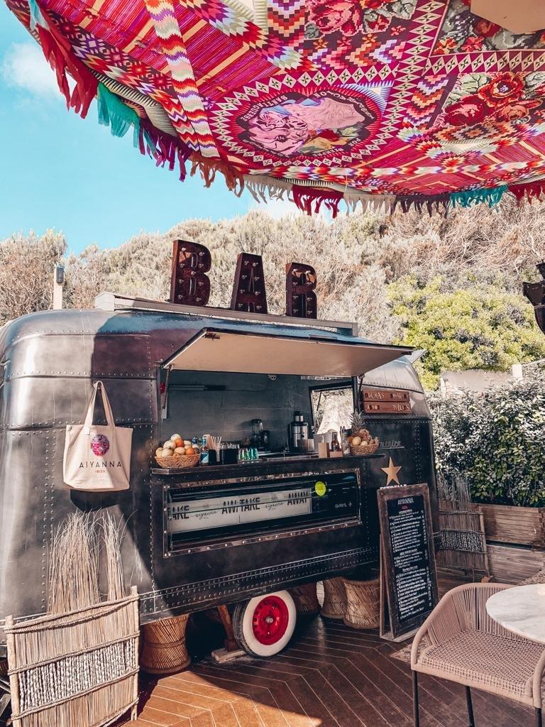 Aiyanna Ibiza Restaurant und Beach Club Kiosk Bar Wohnwagen