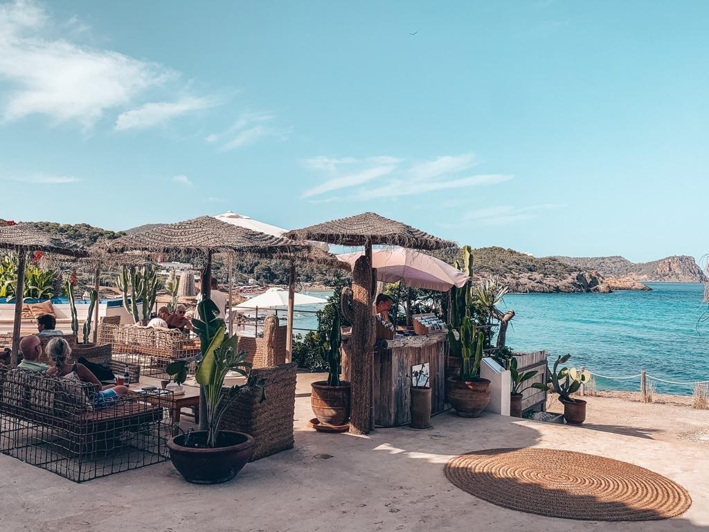 Atzaro Beach Restaurant Ibiza Terasse