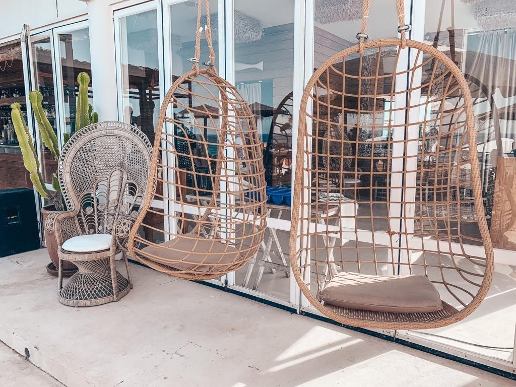 Atzaro Beach Restaurant Ibiza Korbsessel Boho