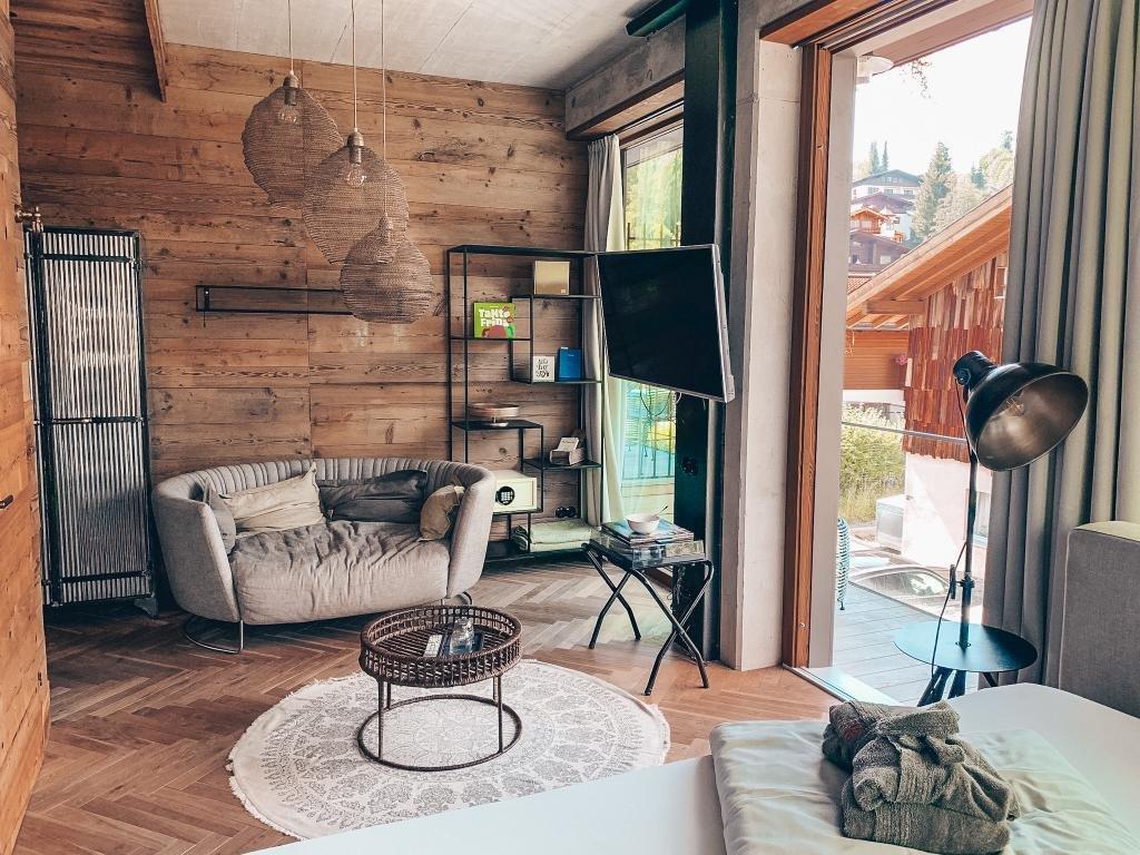 SEPP Alpine Boutique Hotel Adults Only Sitzecke Zimmer