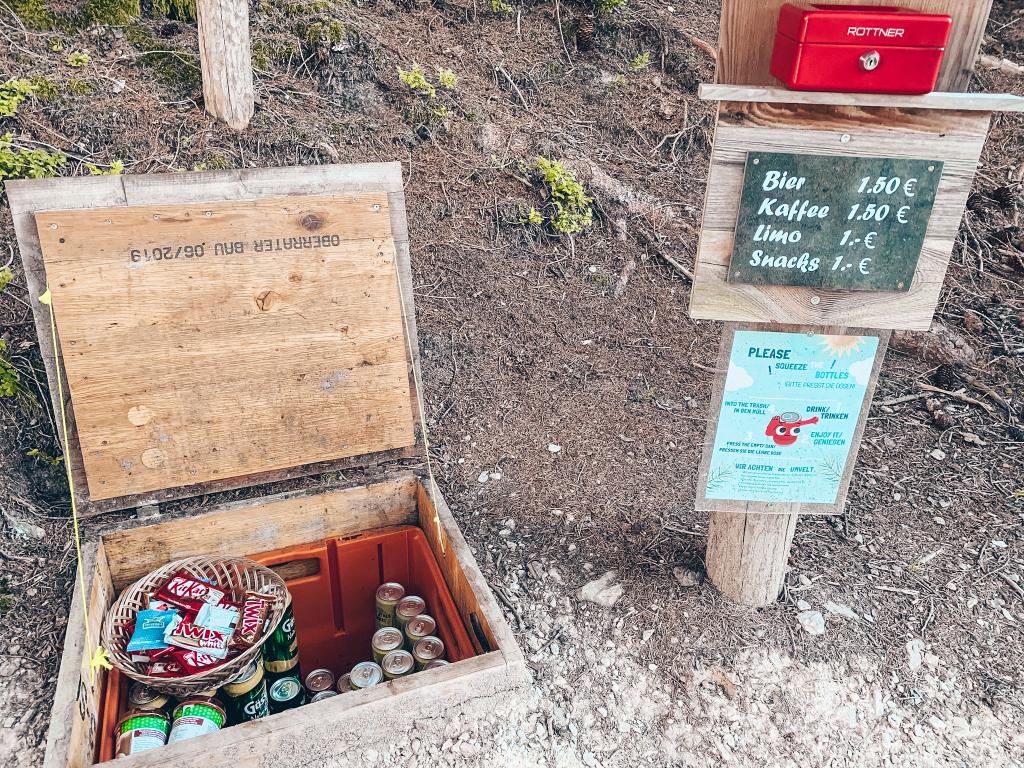 Jufenalm Kiosk im Wald