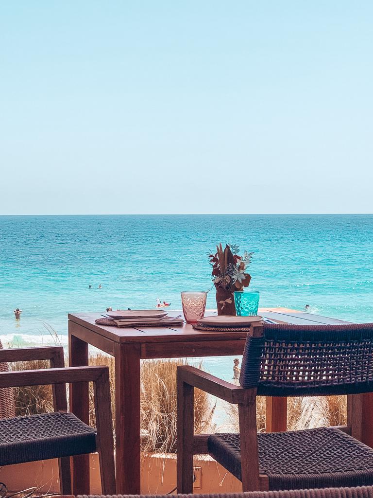 Aiyanna Ibiza Restaurant und Beach Club Aussicht auf das Meer Mittagessen