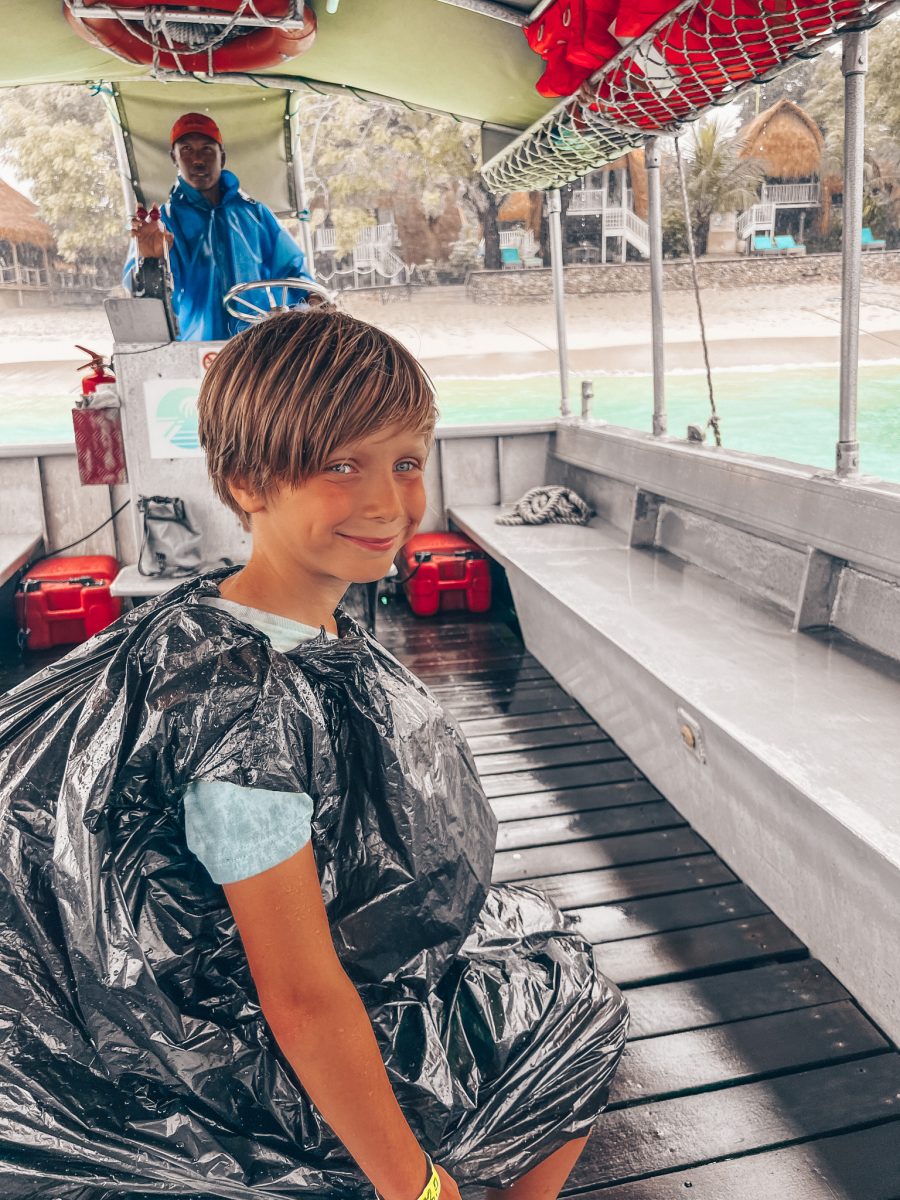 Nusa Lembongan Hain Tide Taxi Boat Rain