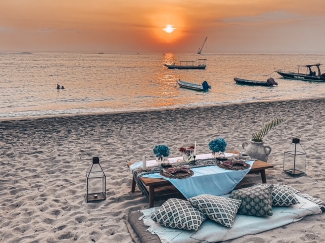 Indiana Kenanaga Nusa Lembongan Sunset