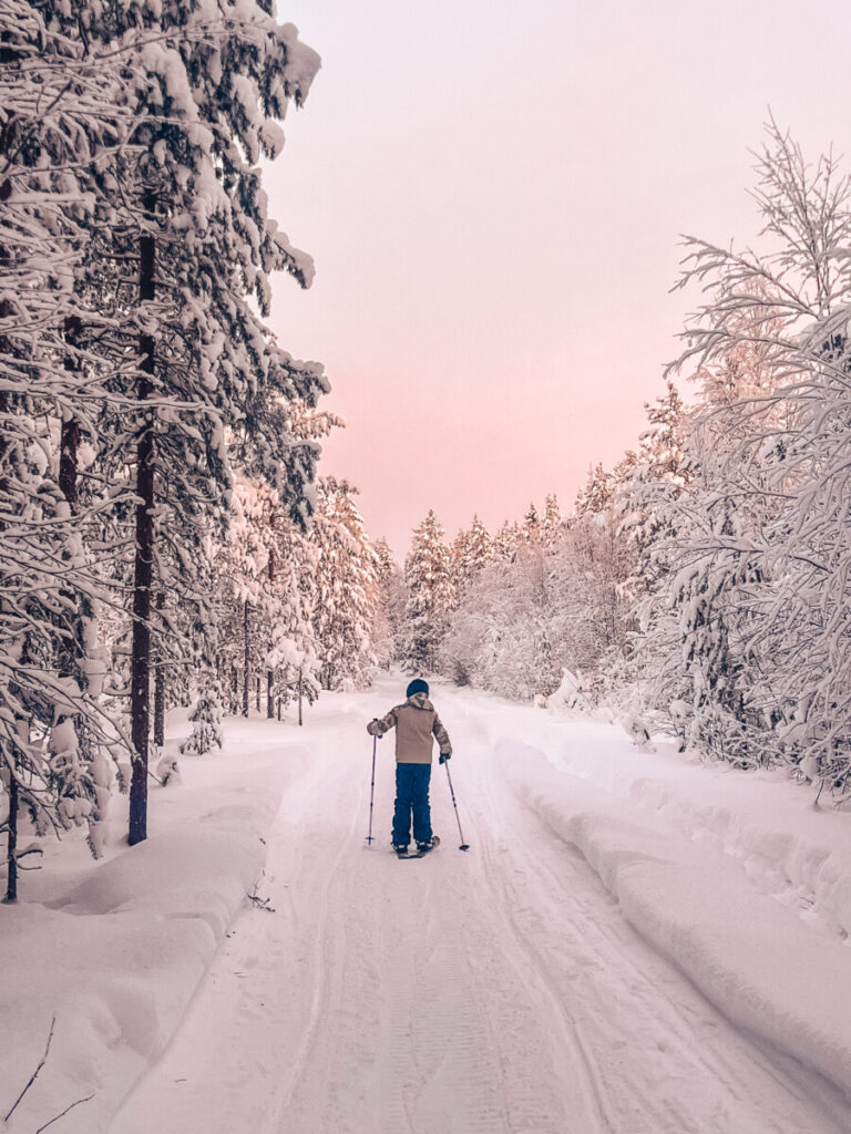 Finnland Wintersport Snowboard