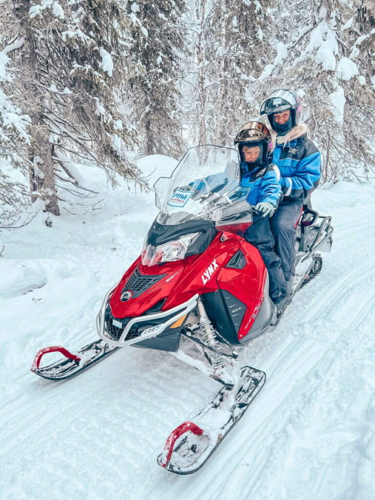 Lappland Pyhä Schneemobil